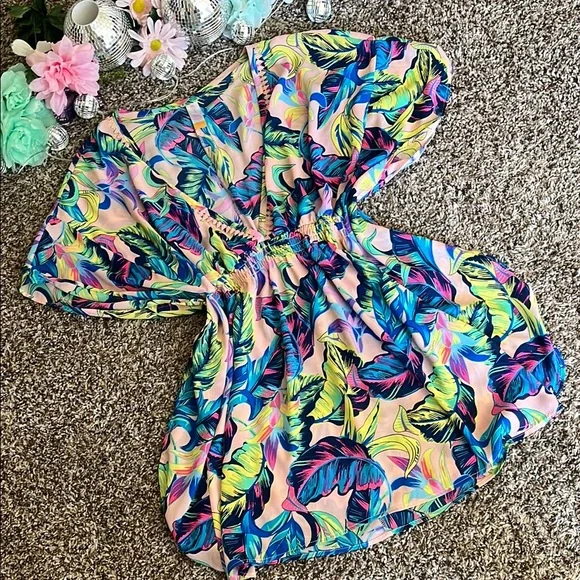 Vibrant Tropical Leaf Print Dress - Picture 10 of 11